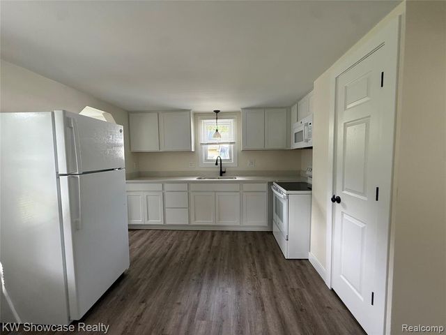 3312 Mandrake Street, Commerce Twp, MI 48382