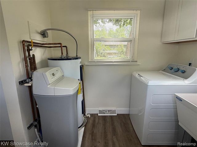 3312 Mandrake Street, Commerce Twp, MI 48382