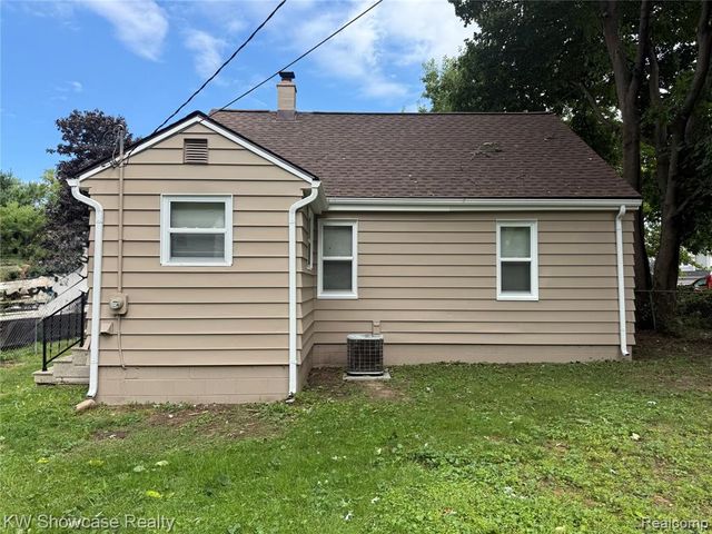 3312 Mandrake Street, Commerce Twp, MI 48382