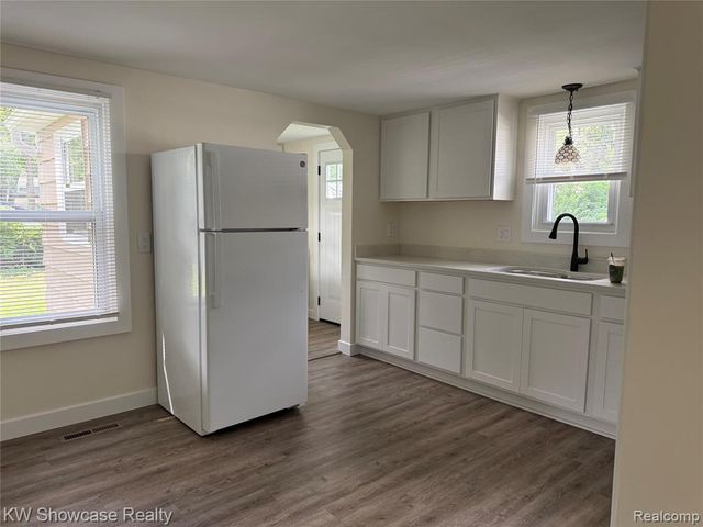 3312 Mandrake Street, Commerce Twp, MI 48382