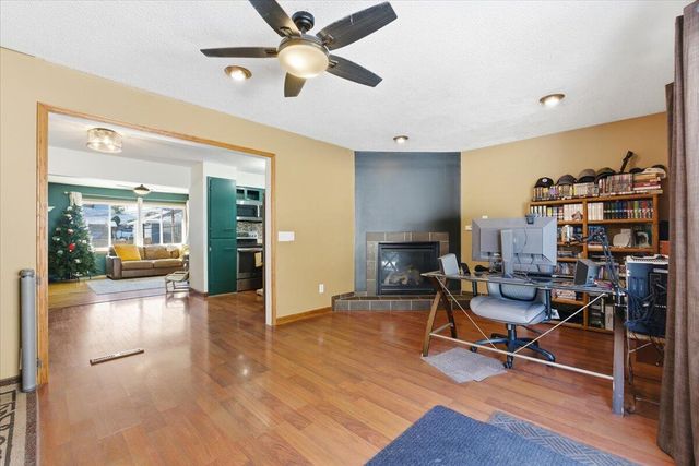 825 MCKENZIE Avenue, Council Bluffs, IA 51503