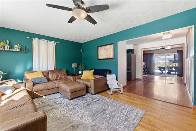 825 MCKENZIE Avenue, Council Bluffs, IA 51503