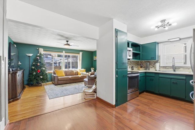 825 MCKENZIE Avenue, Council Bluffs, IA 51503