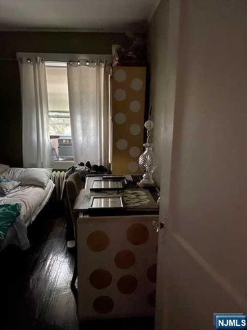 618 N Maple Avenue 1, Ho-ho-kus, NJ 07423