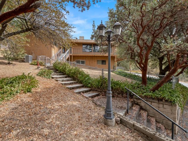 43044 Country Club Drive W, Oakhurst, CA 93644