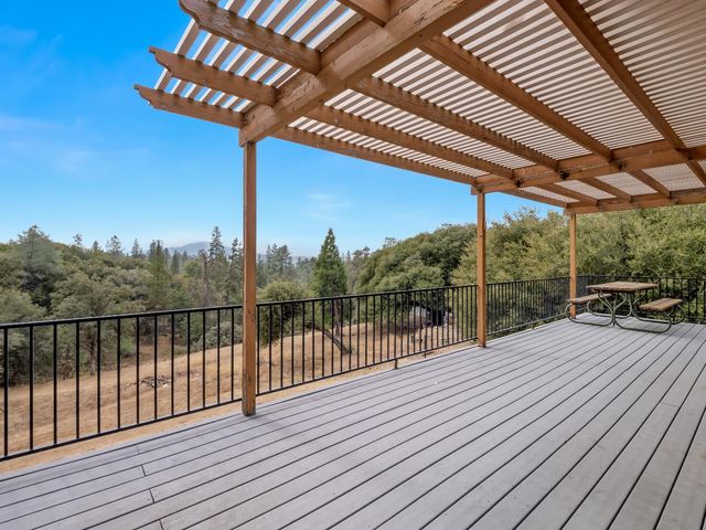 43044 Country Club Drive W, Oakhurst, CA 93644