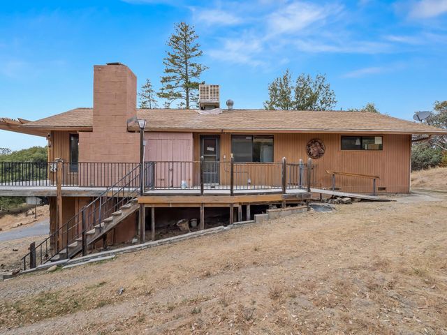 43044 Country Club Drive W, Oakhurst, CA 93644