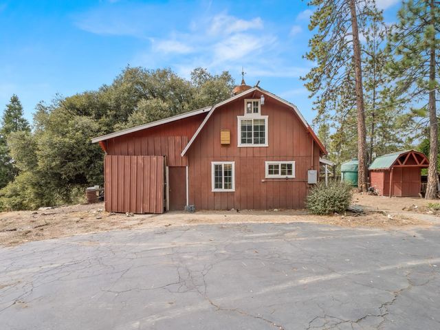 43044 Country Club Drive W, Oakhurst, CA 93644
