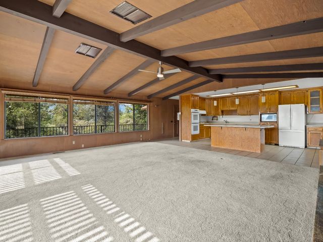 43044 Country Club Drive W, Oakhurst, CA 93644