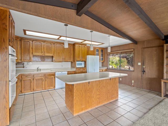 43044 Country Club Drive W, Oakhurst, CA 93644