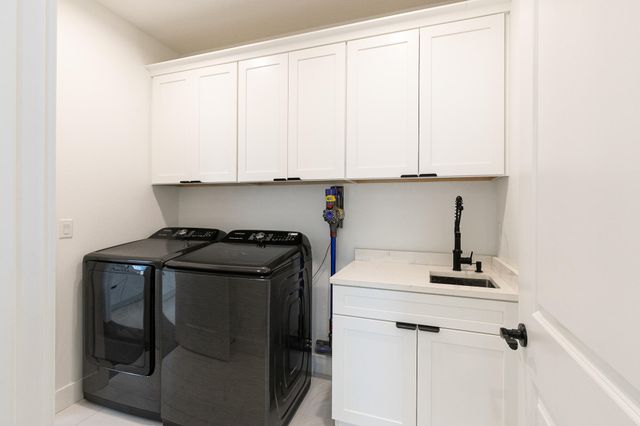 201 N Blarney Court, Nixa, MO 65714