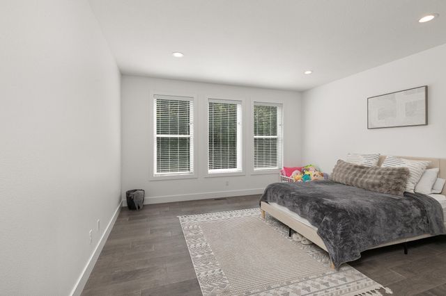 201 N Blarney Court, Nixa, MO 65714