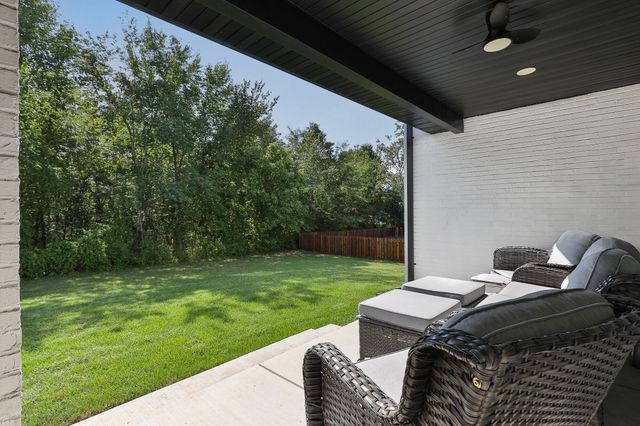 201 N Blarney Court, Nixa, MO 65714