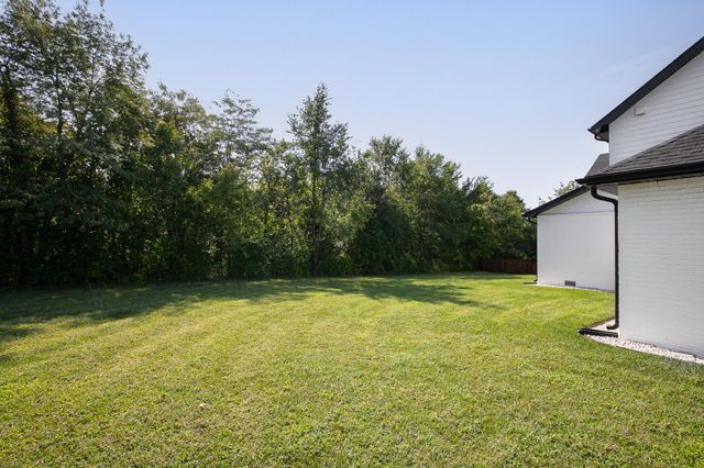 201 N Blarney Court, Nixa, MO 65714