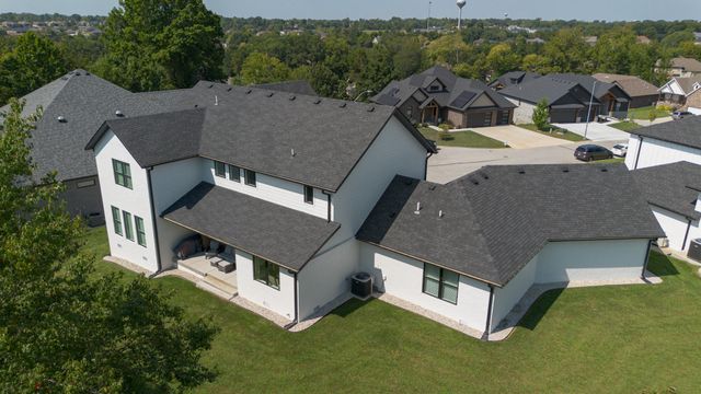 201 N Blarney Court, Nixa, MO 65714