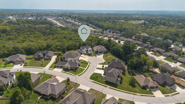 201 N Blarney Court, Nixa, MO 65714