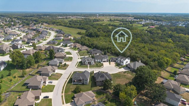 201 N Blarney Court, Nixa, MO 65714