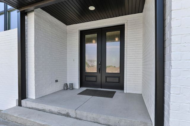 201 N Blarney Court, Nixa, MO 65714