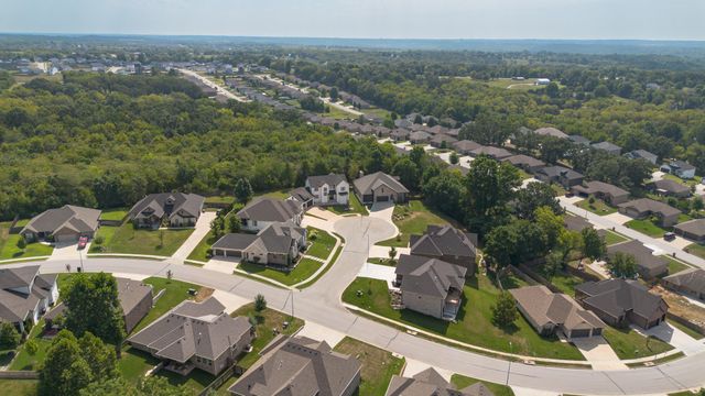201 N Blarney Court, Nixa, MO 65714