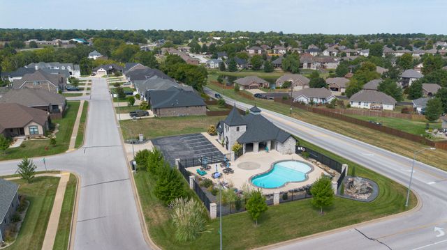 201 N Blarney Court, Nixa, MO 65714