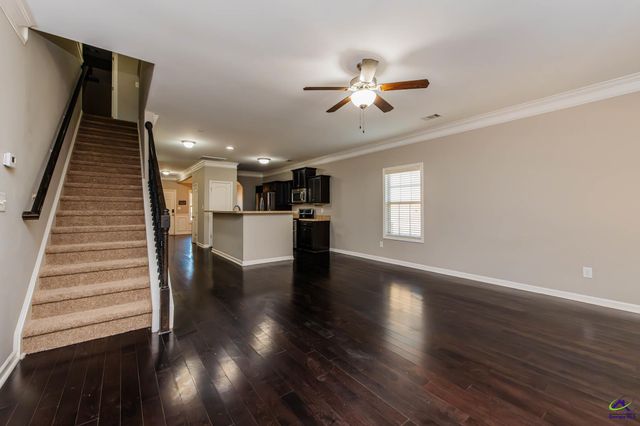 110 Flowing Meadows Dr., Kathleen, GA 31047