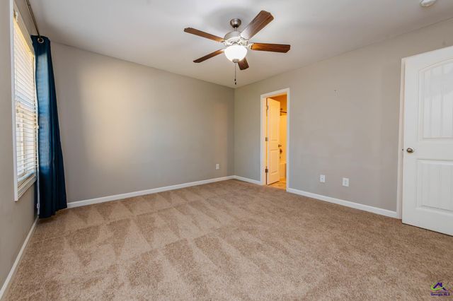 110 Flowing Meadows Dr., Kathleen, GA 31047