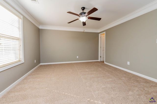 110 Flowing Meadows Dr., Kathleen, GA 31047