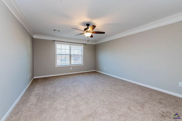 110 Flowing Meadows Dr., Kathleen, GA 31047