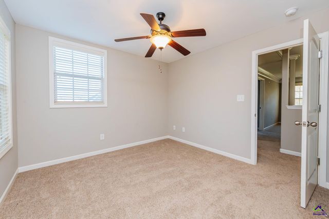 110 Flowing Meadows Dr., Kathleen, GA 31047