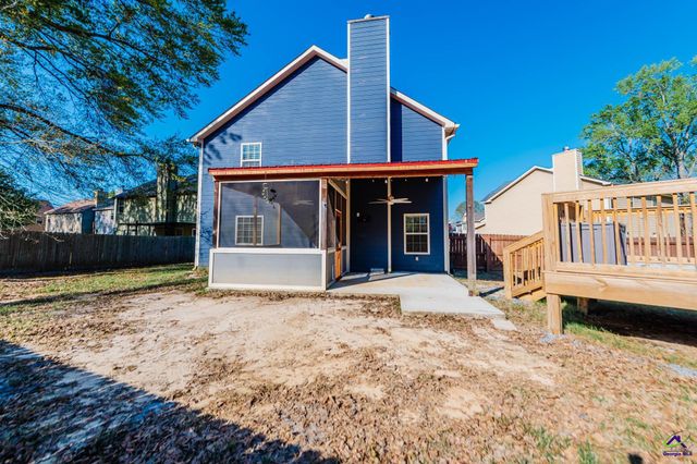 110 Flowing Meadows Dr., Kathleen, GA 31047