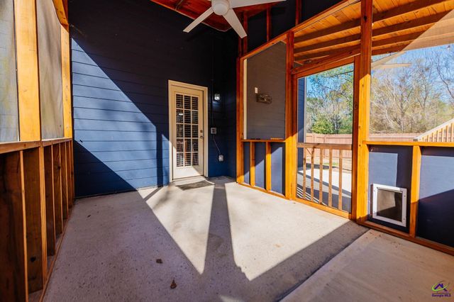 110 Flowing Meadows Dr., Kathleen, GA 31047