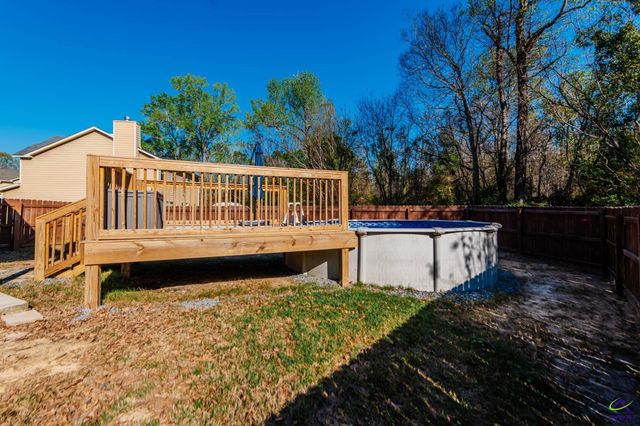 110 Flowing Meadows Dr., Kathleen, GA 31047