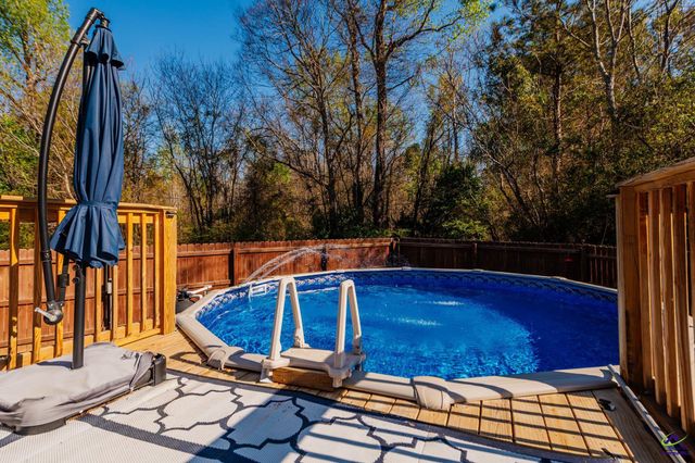 110 Flowing Meadows Dr., Kathleen, GA 31047