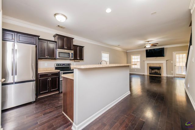 110 Flowing Meadows Dr., Kathleen, GA 31047