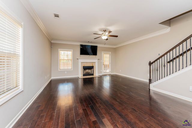 110 Flowing Meadows Dr., Kathleen, GA 31047