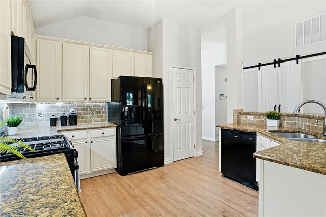 1378 Forest Creek Drive, Lewisville, TX 75067