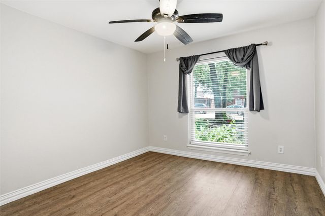 1378 Forest Creek Drive, Lewisville, TX 75067