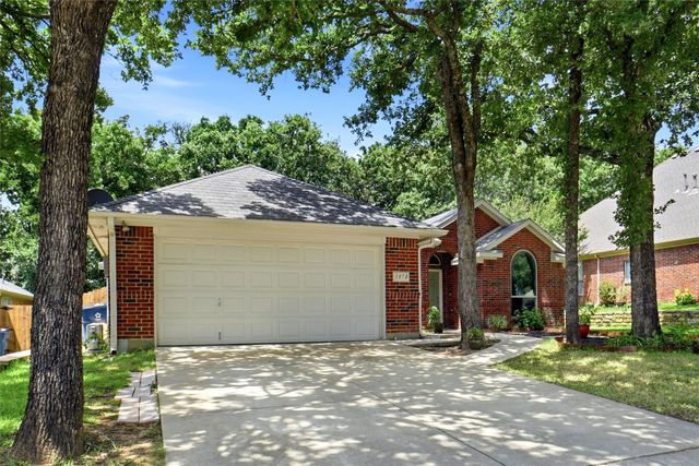 1378 Forest Creek Drive, Lewisville, TX 75067