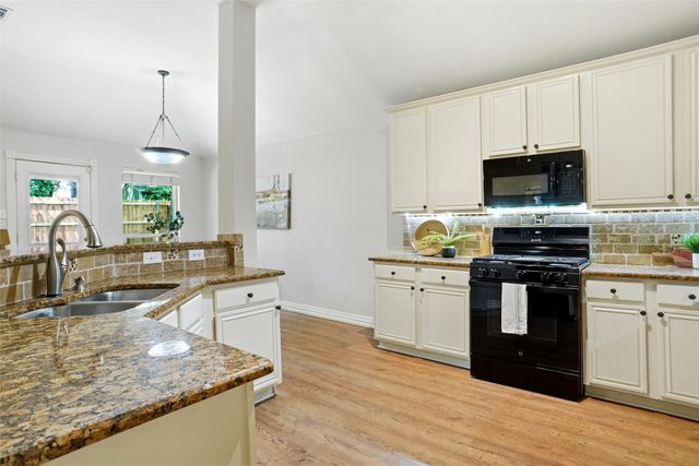 1378 Forest Creek Drive, Lewisville, TX 75067