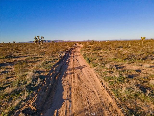 123 Tumbleweed, Adelanto, CA 92301