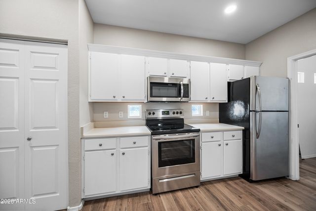 3236 E CHANDLER Boulevard 2009, Phoenix, AZ 85048