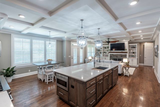 872 Douglas Bend Rd, Gallatin, TN 37066