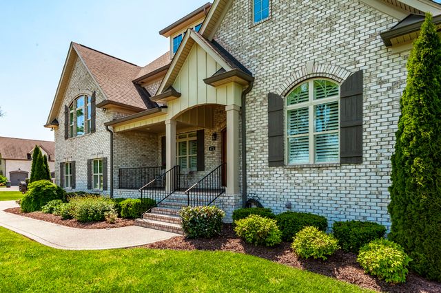 872 Douglas Bend Rd, Gallatin, TN 37066