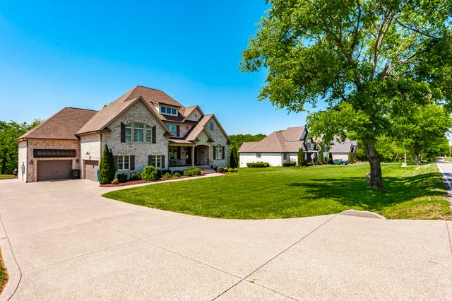 872 Douglas Bend Rd, Gallatin, TN 37066