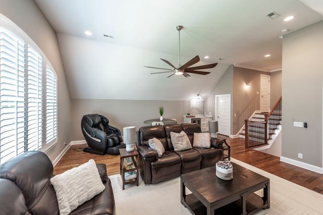 872 Douglas Bend Rd, Gallatin, TN 37066