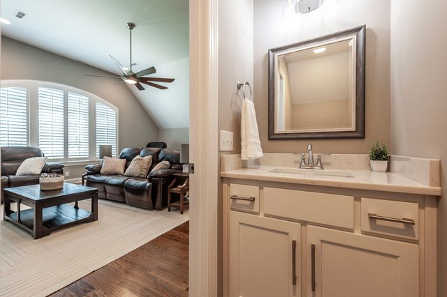 872 Douglas Bend Rd, Gallatin, TN 37066
