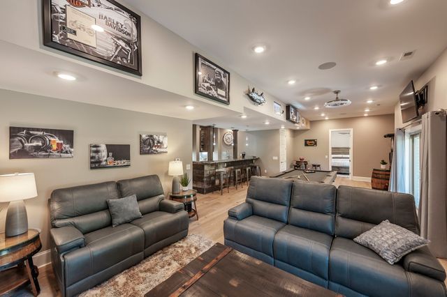 872 Douglas Bend Rd, Gallatin, TN 37066