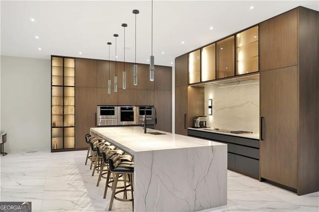 380 W Wesley Road NW, Atlanta, GA 30305