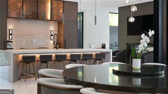 380 W Wesley Road NW, Atlanta, GA 30305