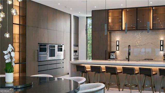 380 W Wesley Road NW, Atlanta, GA 30305